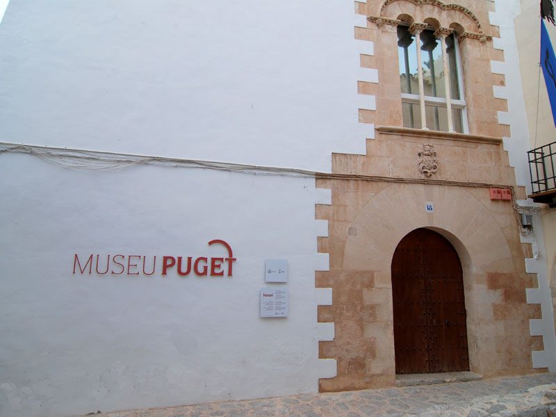 El Museo Puget ocupa una casa noble de Dalt Vila